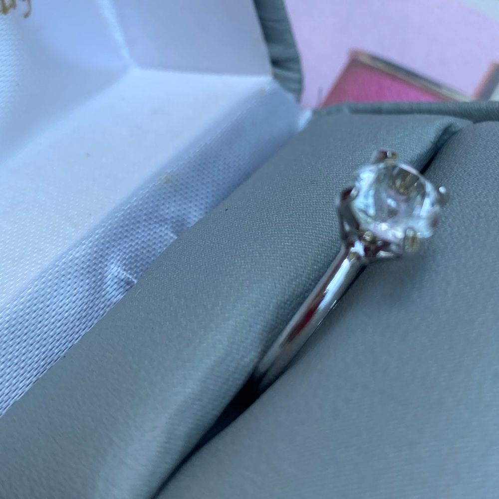 Beautiful‎ Ring - Picture 3 of 10